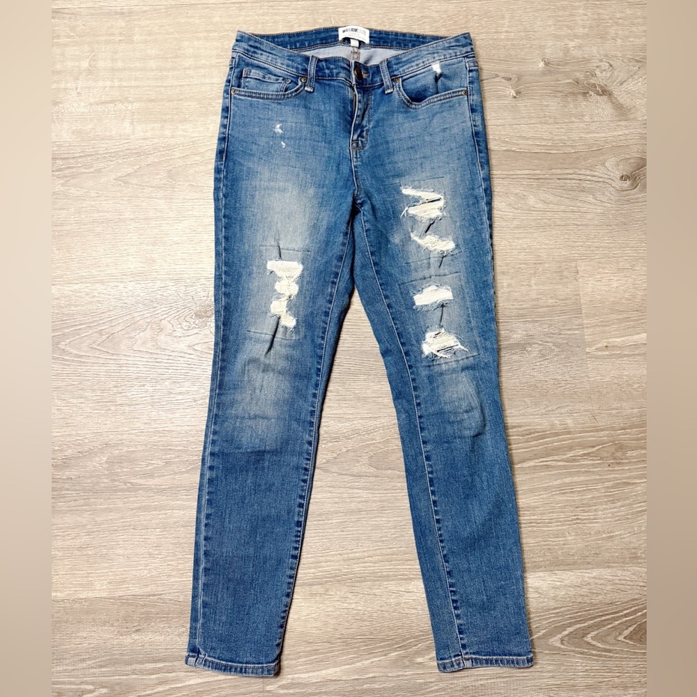 •WILLIAM RAST• DISTRESSED SKINNY JEANS